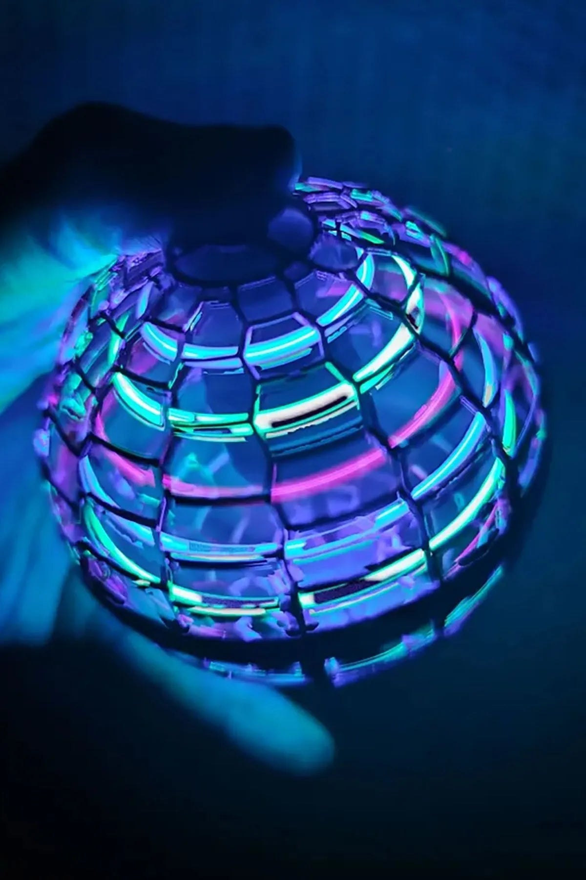 Uçan Top Bumerang Spinner Oyuncaklar El Kumandalı Drone 360° ° Çocuklar için LED Işıklı Dönen Mini UFO